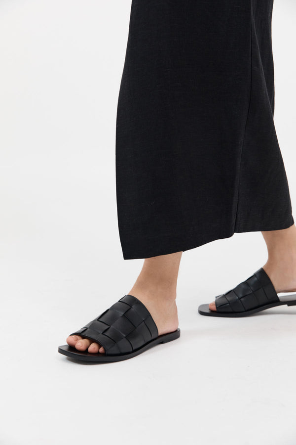 Woven Flats - Black