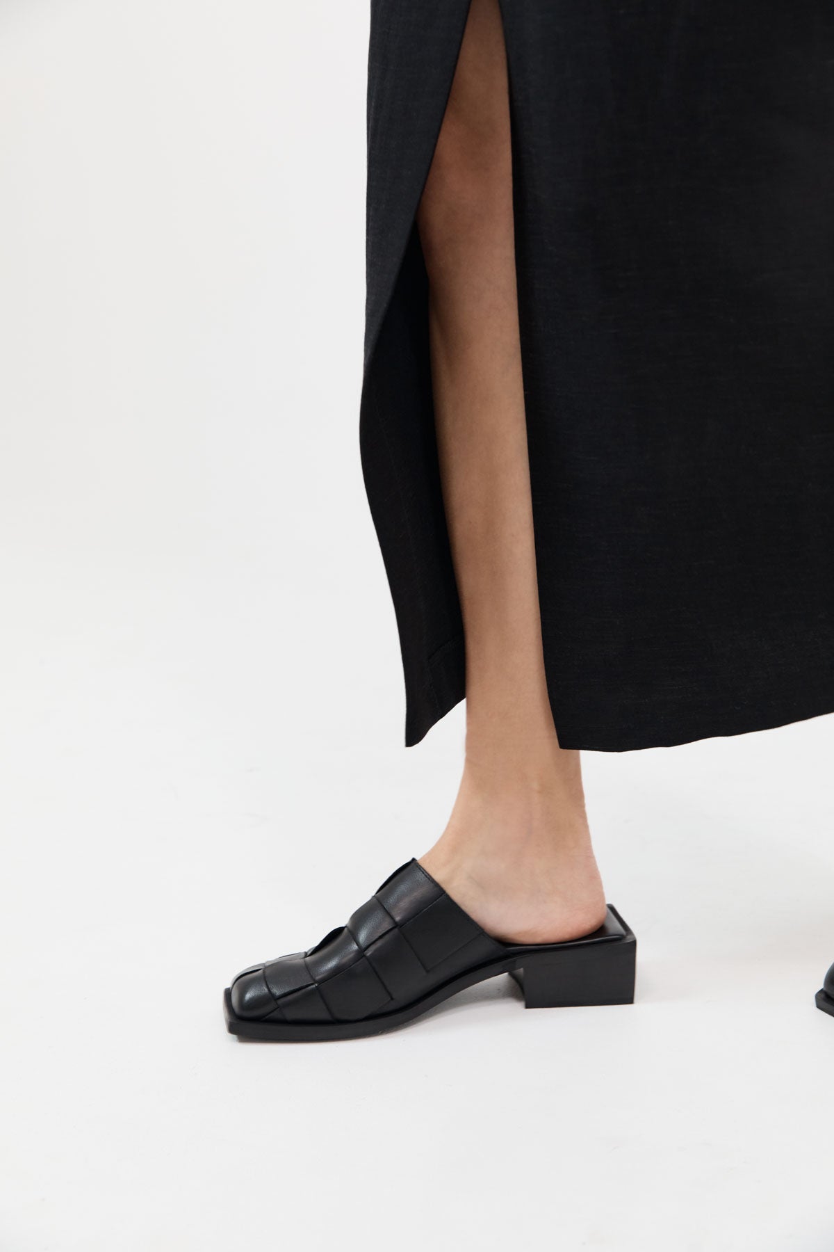 Woven Mules - Black