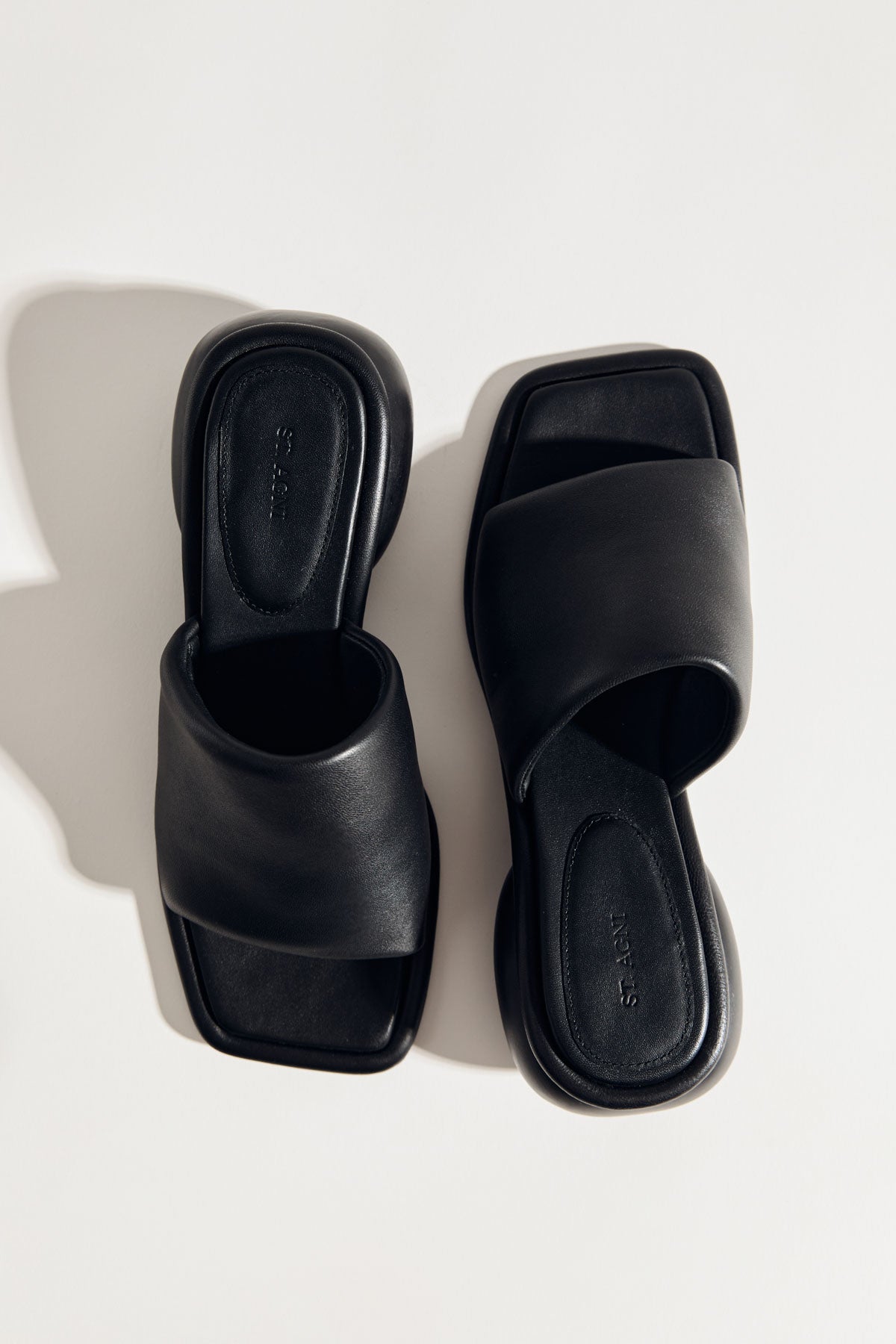 Minimal Dome Heel - Black